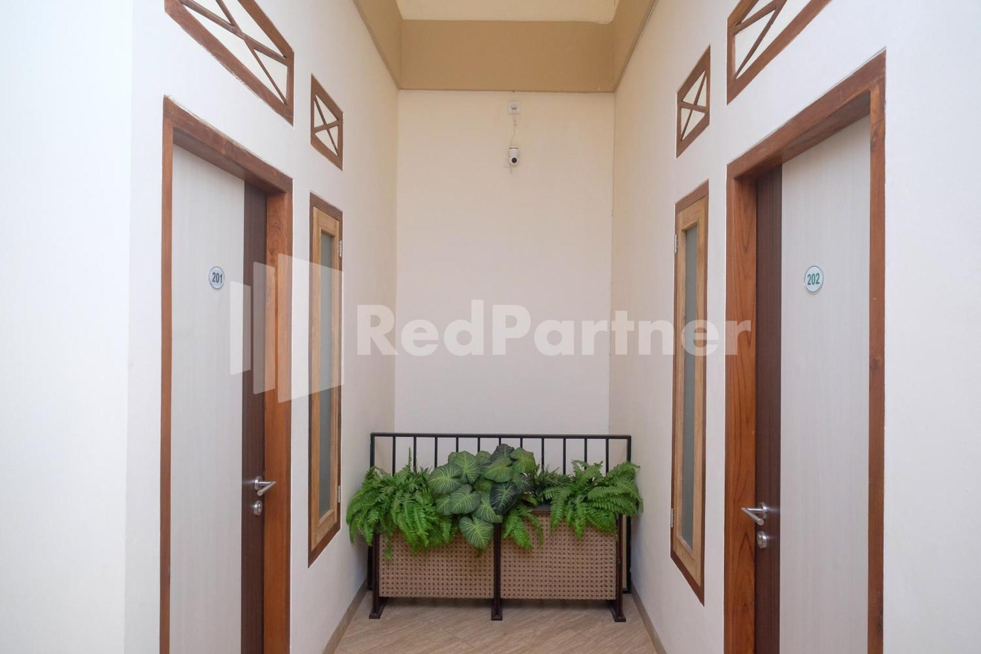 Ndliman House Near Ugm Jogja Mitra Reddoorz Hotel Kejayan Exterior photo