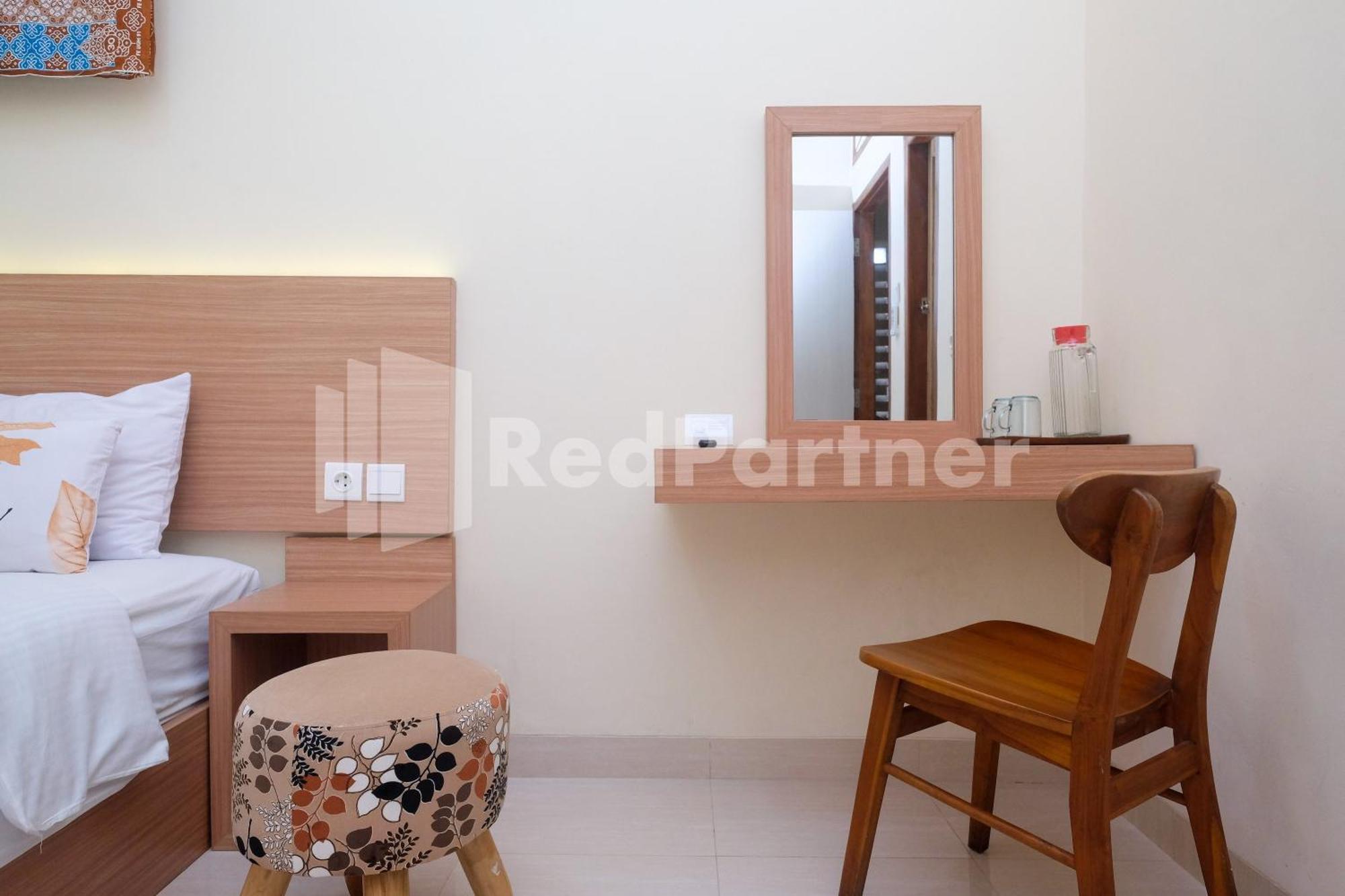 Ndliman House Near Ugm Jogja Mitra Reddoorz Hotel Kejayan Exterior photo